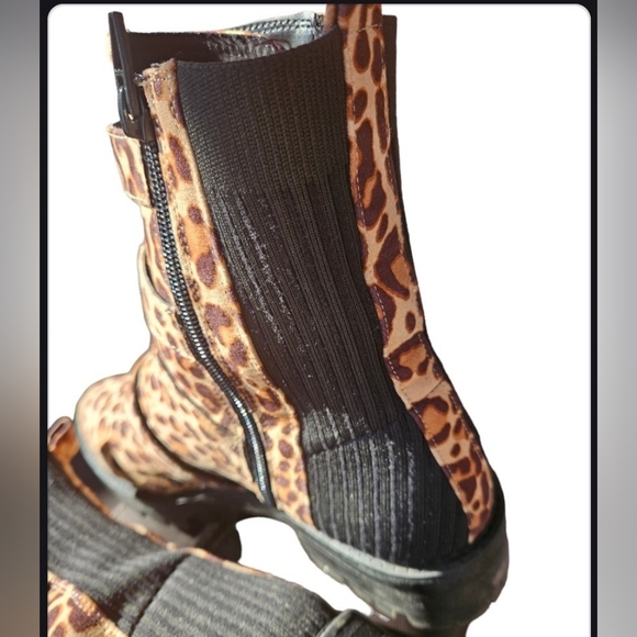 Exotic Leopard Print 🐆 Buckled, Zippered Combat Boots - Picture 5 of 10